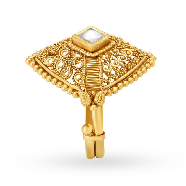 Enamouring Cocktail Look Gold Ring