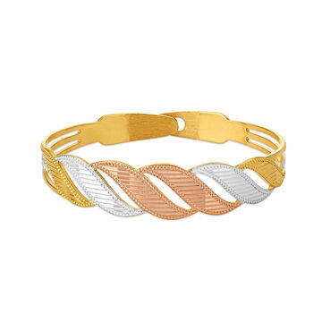 Sprightly Yellow Gold Waved Bangle