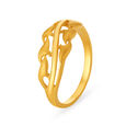 Stylish 18 Karat Yellow Gold Wave Patterned Finger Ring 