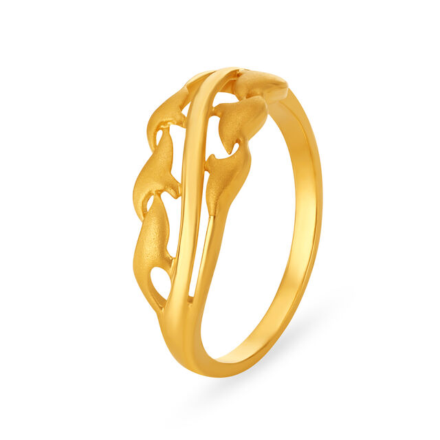 Stylish 18 Karat Yellow Gold Wave Patterned Finger Ring 