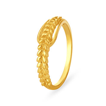 Charming 22 Karat Yellow Gold Petal Finger Ring