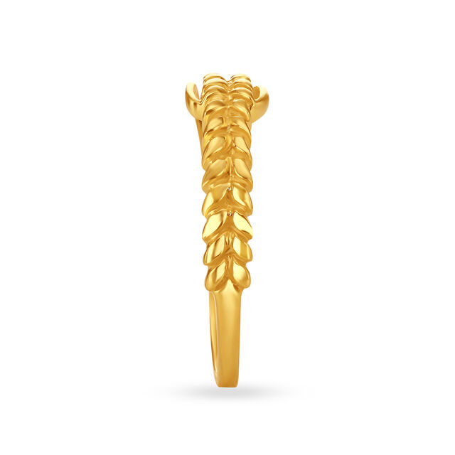 Charming 22 Karat Yellow Gold Petal Finger Ring