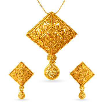 Opulent Gold Rhombus Pendant Set