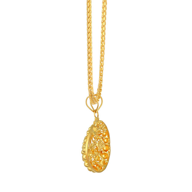 Exquisite Round Broad Gold Pendant 2