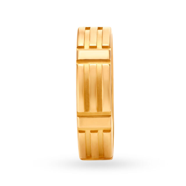 Splendid 22 Karat Yellow Gold Ridged Finger Ring