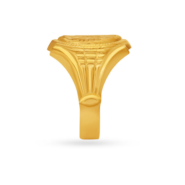 Entrancing Gold Finger Ring For Men