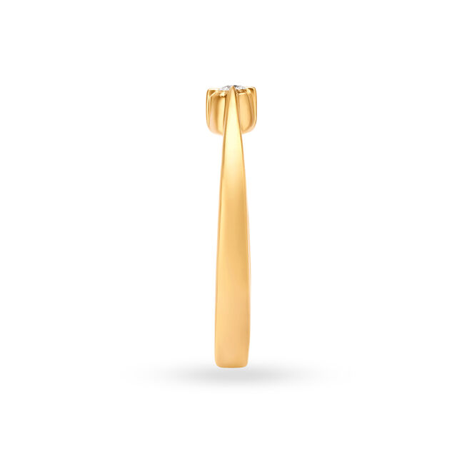 Enticing Graceful Diamond Ring