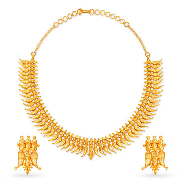 Enthralling Leaf Motif Gold Necklace Set
