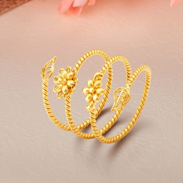 Enchanting 22 Karat Yellow Gold Spiral Floral Finger Ring 