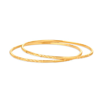 Sleek Gold Diamond Cut Bangle Set