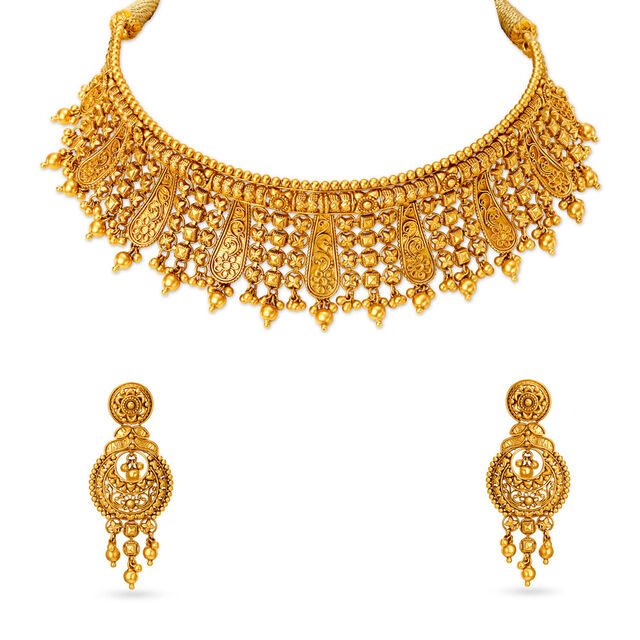 Ornate Gold Neckwear Set for the Bengali Bride 