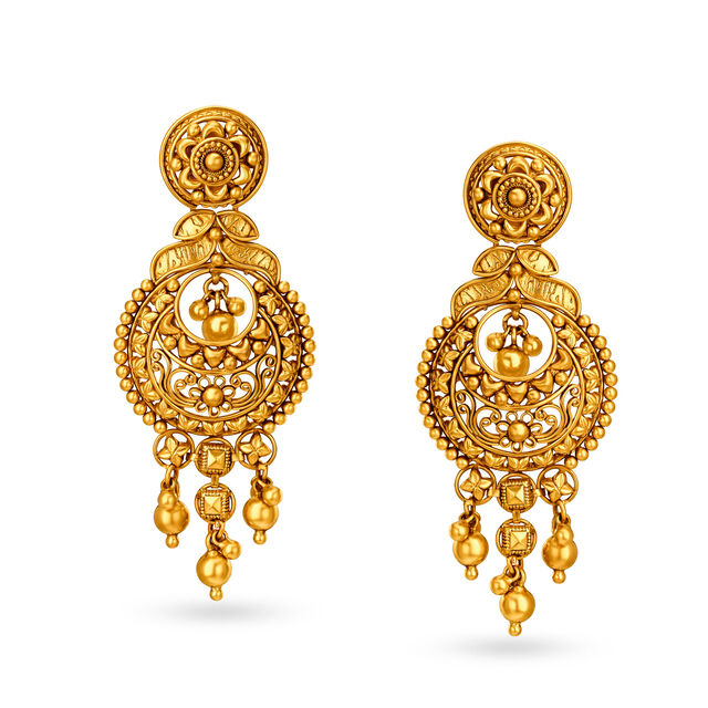 Ornate Gold Neckwear Set for the Bengali Bride 2