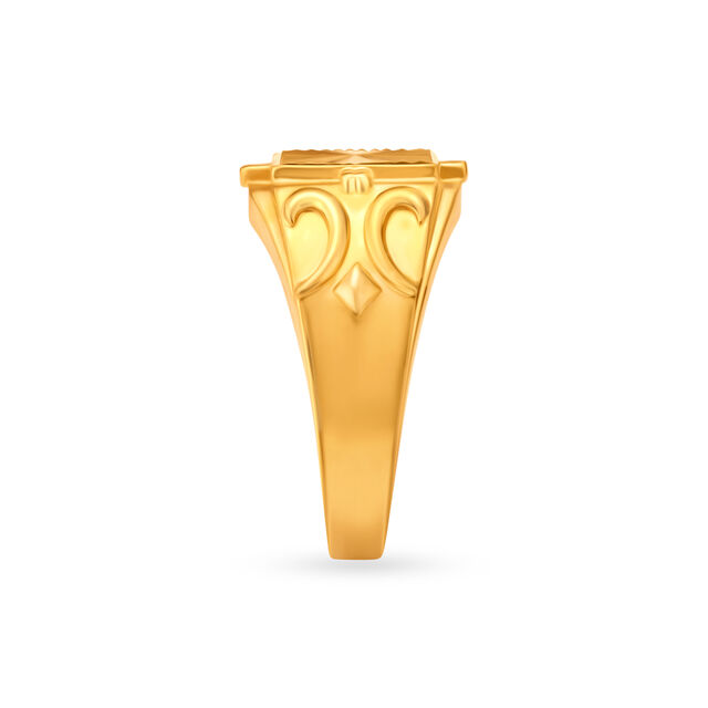 Regal Gold Finger Ring for Men,,hi-res