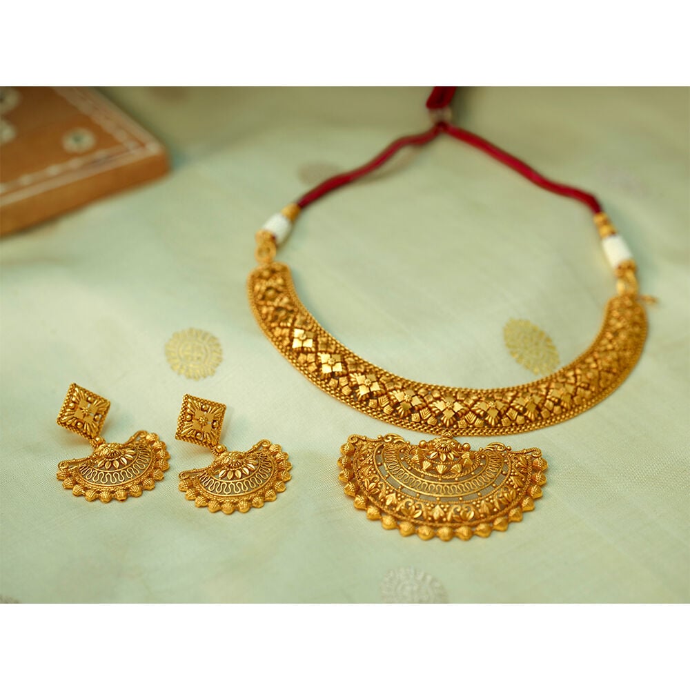 Glorious Set Buy Glorious Gold Necklace Set at Best Price | Tanishq US