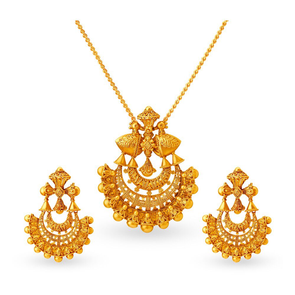 Tanishq 22 Karat Gold Pendant Earrings Set