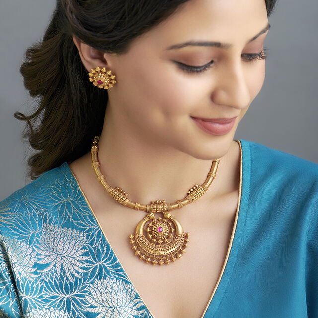 Gold Necklace Tanishq Ad Model Name Buy Wondrous Gold Necklace Set