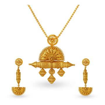 Tanishq 22 Karat Gold Pendant Earrings Set