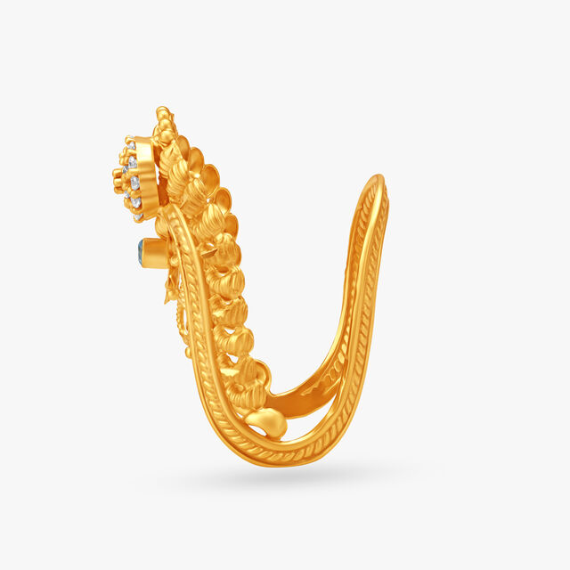 Luxurious Gold Finger Ring