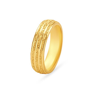 Sleek Gold Finger Band