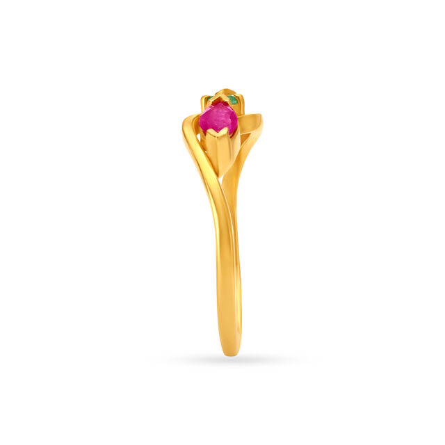 Exquisite Gemstone Studded Gold Ring