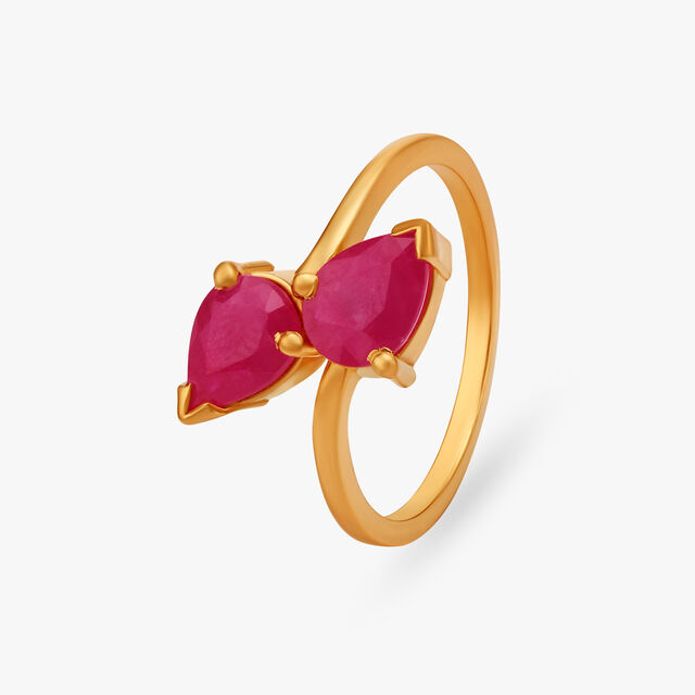 Minimalistic Ruby Studded Gold Ring