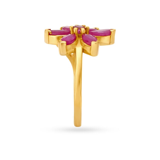 Charming Floral Gold Finger Ring 3