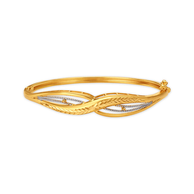 Mesmerising Modern Oval Bangle 