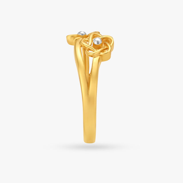 Graceful Floral Ring