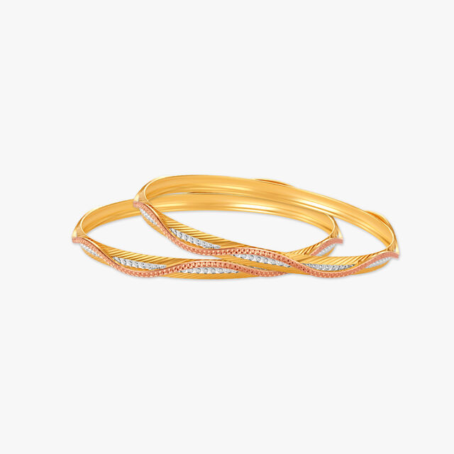 Classy Wavy Bangle