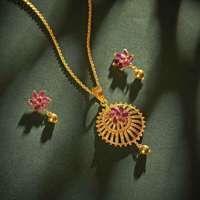 Buy Graceful Spiral Ruby Pendant with Chain and Earrings Set at