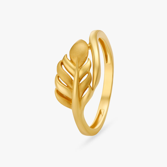 Graceful Feather Ring