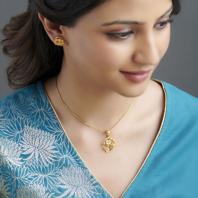 Tanishq Gold Pendant and Earrings Set,,hi-res 2
