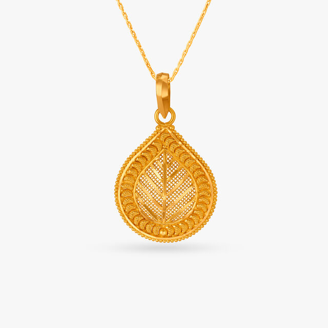 Alluring Mesh Pendant 