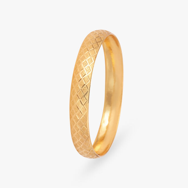 Chic Criss-Cross Pattern Bangle