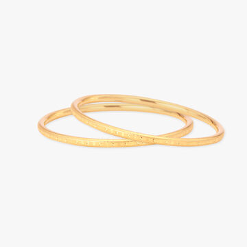 Sleek Elegance Gold Bangle