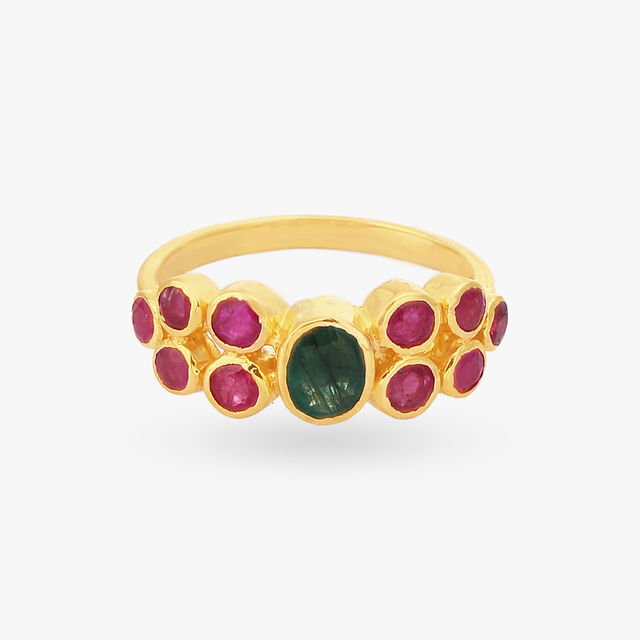 Opulent Gold Finger Ring