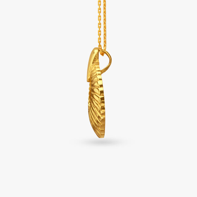 Modern Shell Gold Pendant and Earrings Set 3