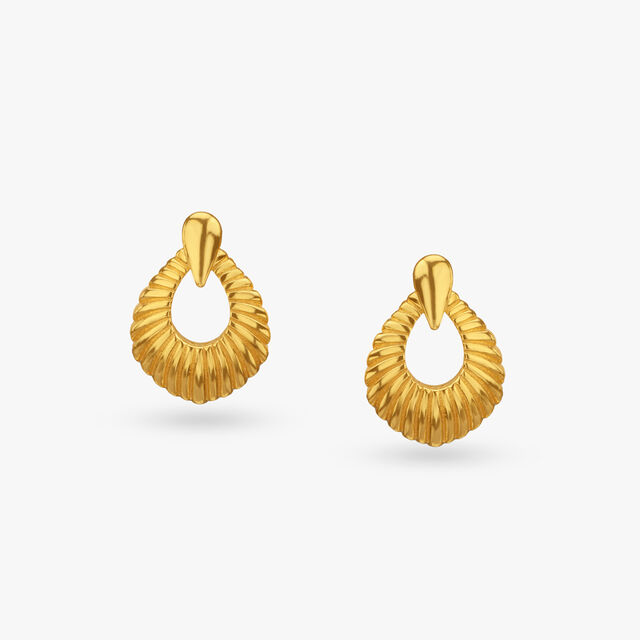 Modern Shell Gold Pendant and Earrings Set 4
