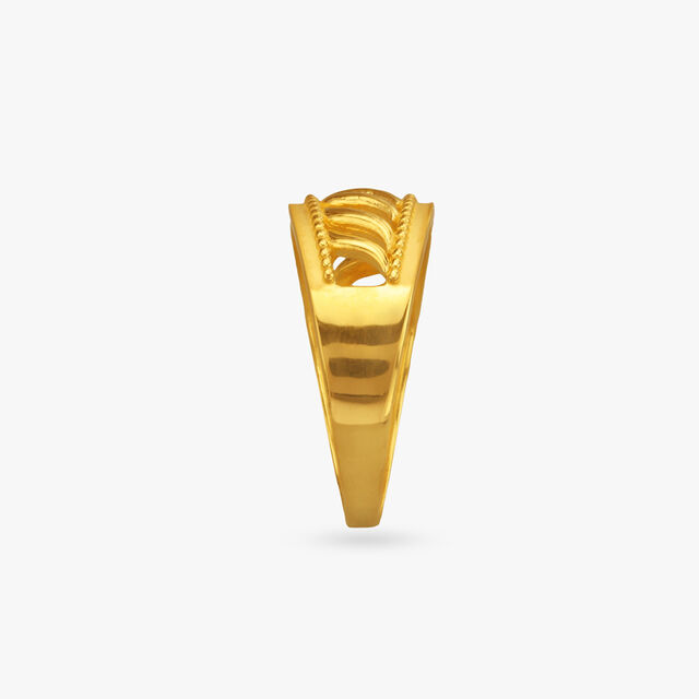 Tanishq 22KT Gold Finger Ring