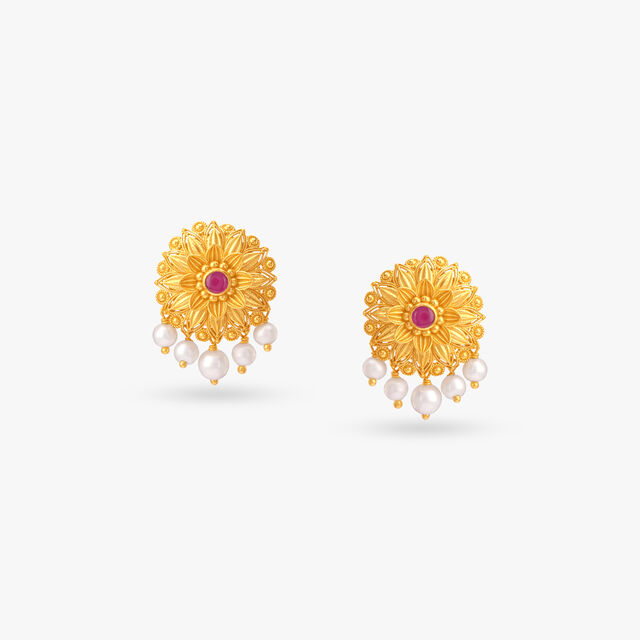 Charming Bloom Gold Pendant with Chain and Earrings Set