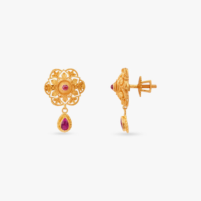 Floral Filigree Gold Pendant with Chain and Earrings Set