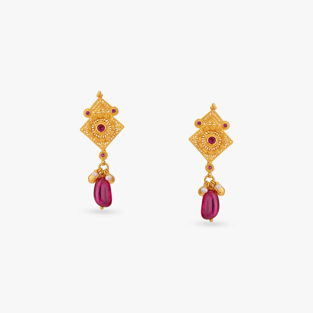 Radiant Heritage Gold Pendant with Chain and Earrings Set