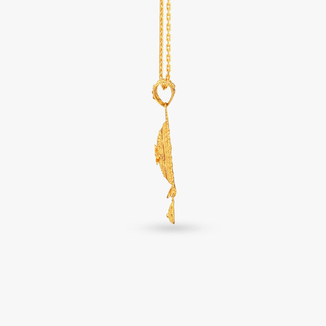 Heritage Round Gold Pendant 2