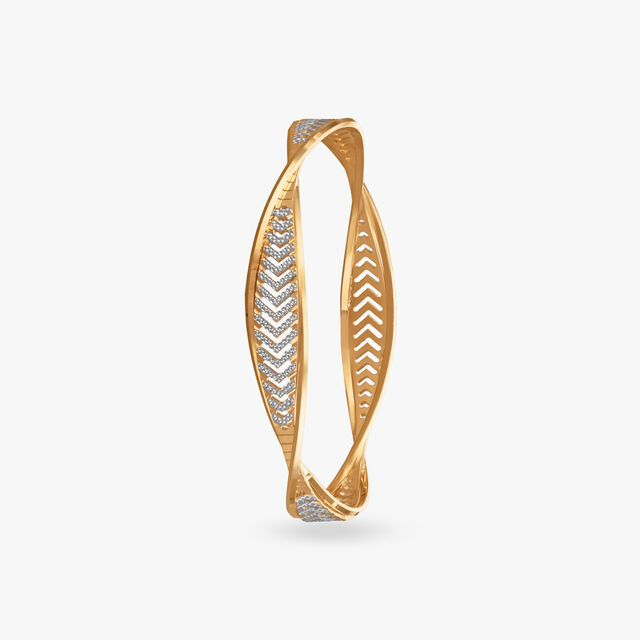Twirl Essence Gold Bangle 2