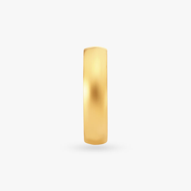 Elegantly Sleek Finger Ring