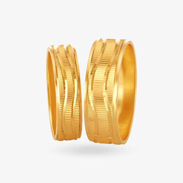 Grooved Men's Gold Finger Ring 