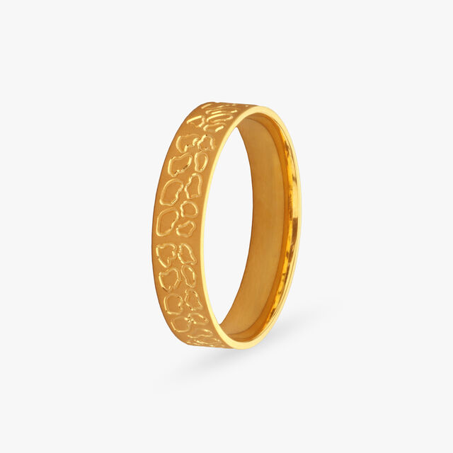 Contemporary Etched Men's Gold Finger Ring