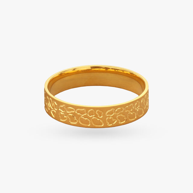 Contemporary Etched Men's Gold Finger Ring