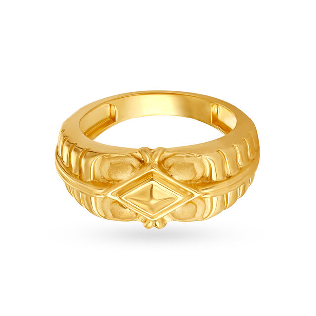 Splendid Glamorous Gold Ring 2