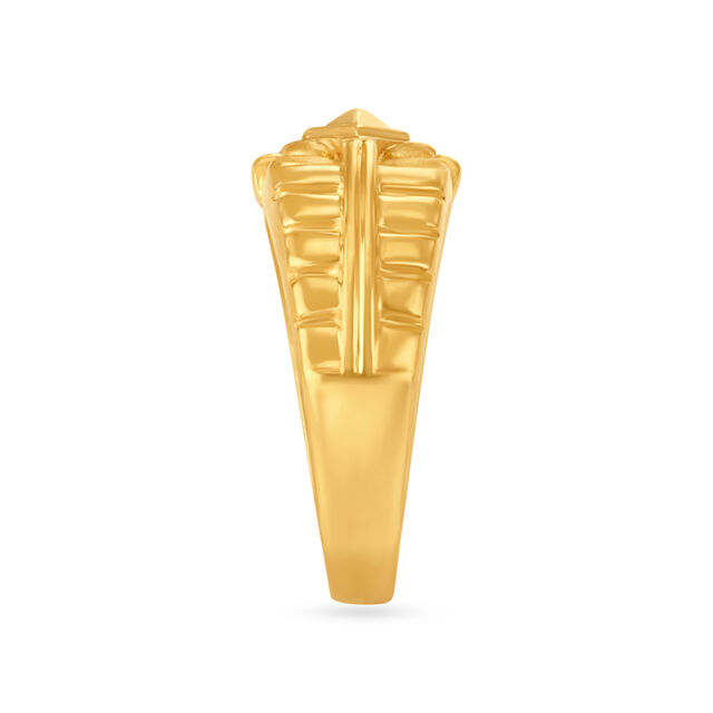 Splendid Glamorous Gold Ring 3